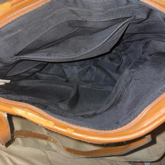 Woman’s Purse - Picture 2 of 3